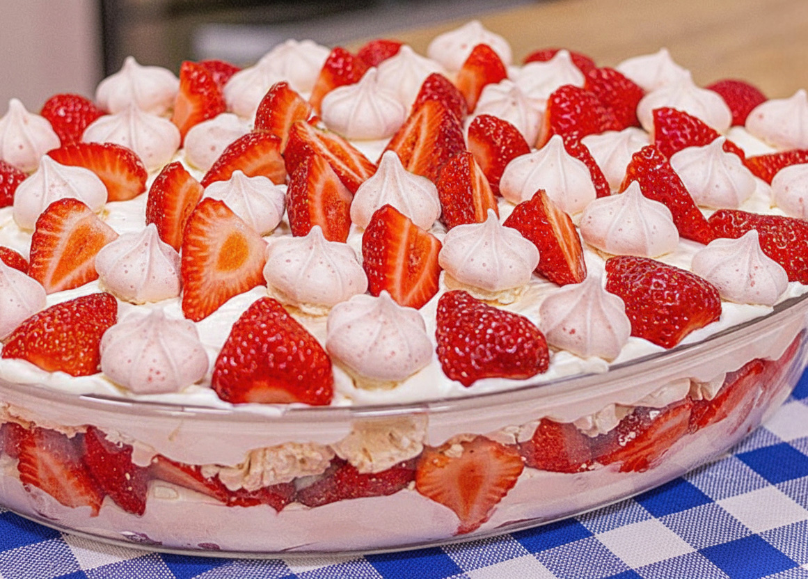 Merengue de Morango com Suspiros Delma Alimentos